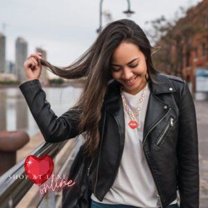 Hot Lips Discreet Day Choker Necklace